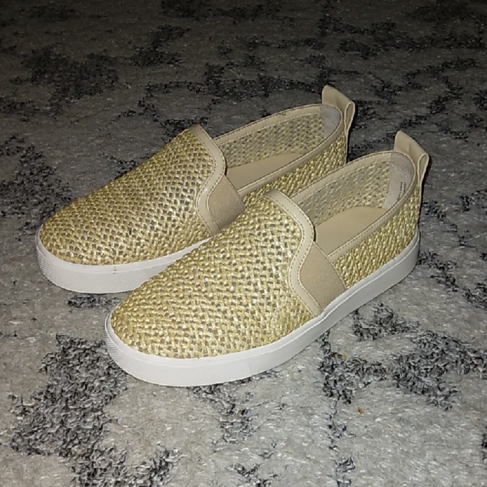 Vince Woven Slip-On Flats in Tan and Cream